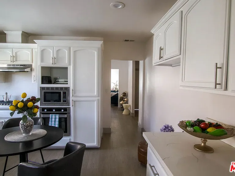 2223 W 78th Pl — Photo 9
