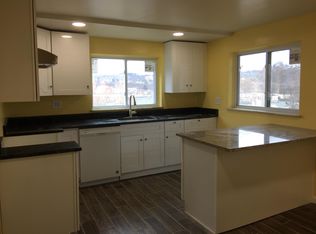803 Logan St, Carnegie, PA 15106