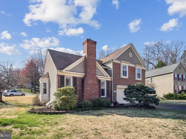 8613 Groveland Dr, Springfield, VA 22153