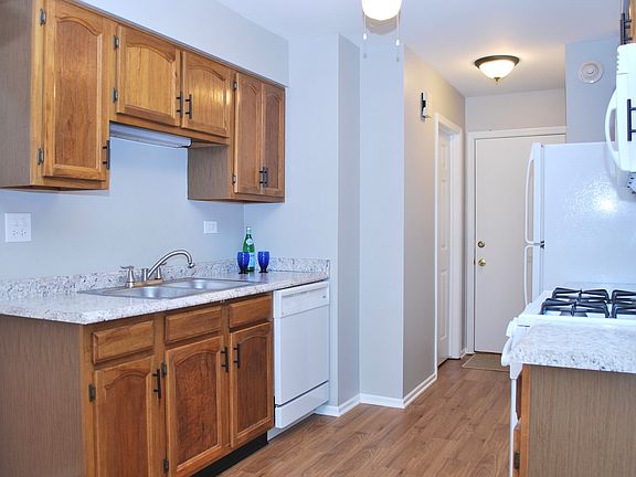 3rd image of 2780 Weeping Willow Dr APT C