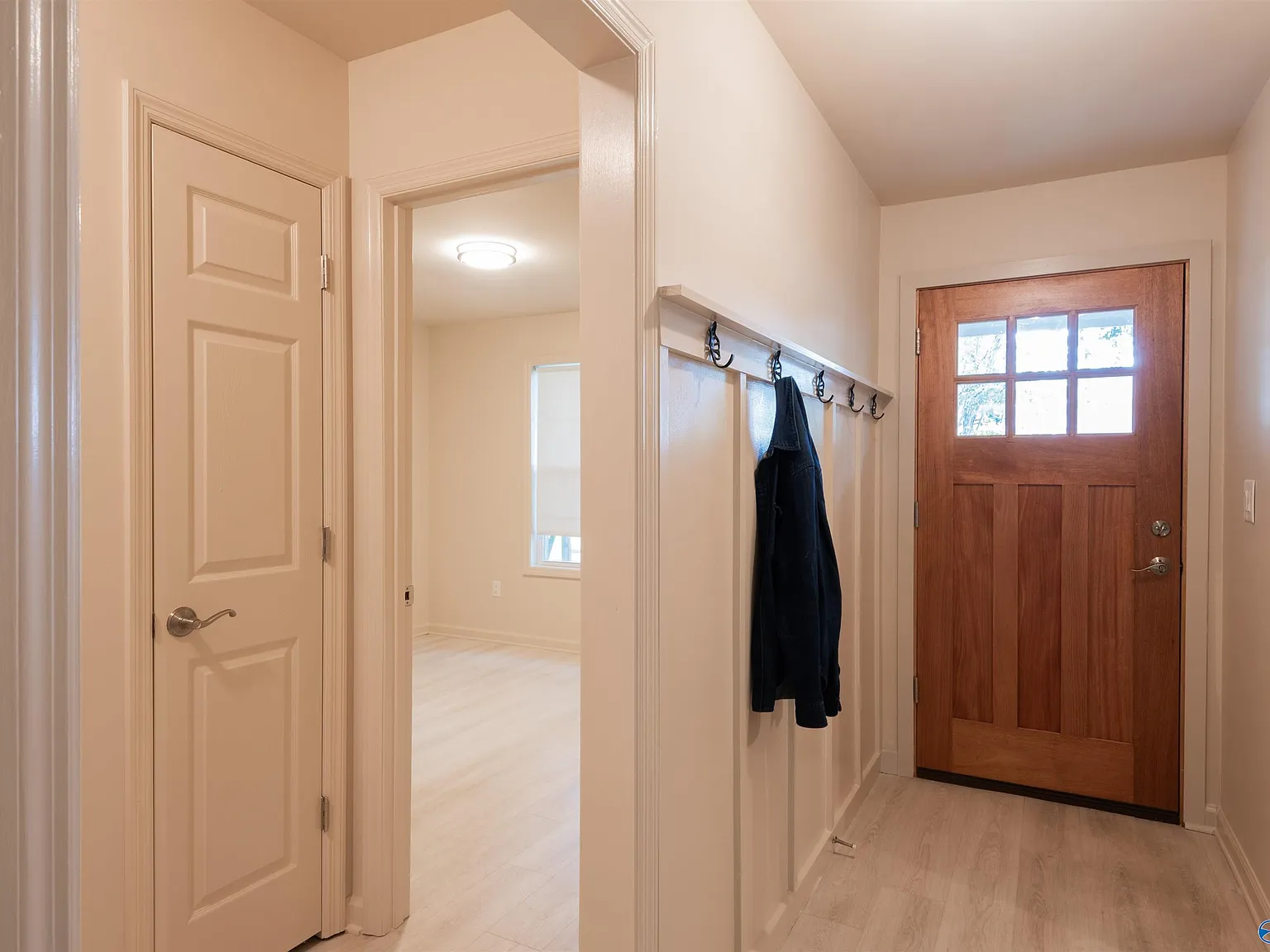 4 bed, 2.0 bath, 1680 sqft, $2,095 — Photo 2