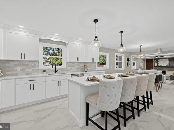 1817 Rolling Ln, Cherry Hill, NJ 08003