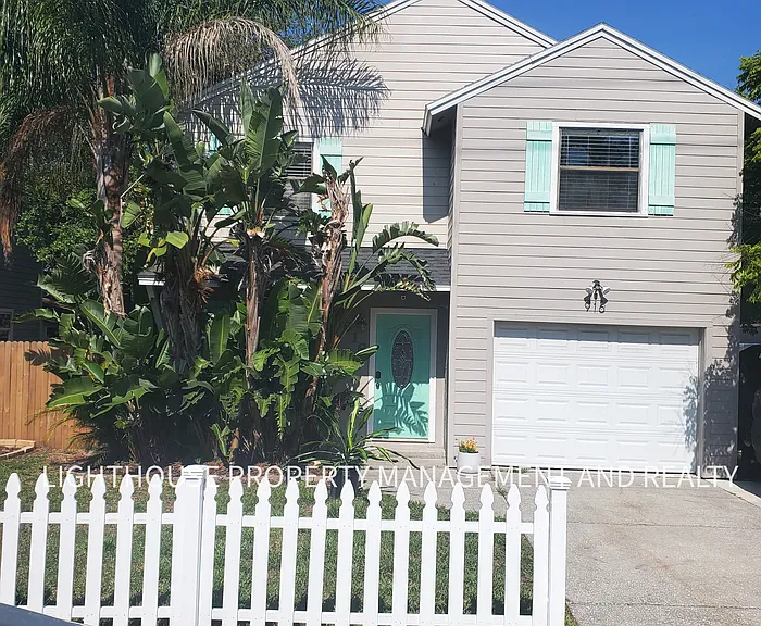 916 Penman Rd — Photo 2