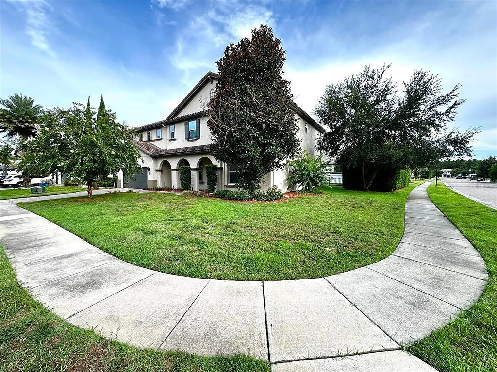 4 bed, 3.5 bath, 3306 sqft, $6,300 — Photo 4