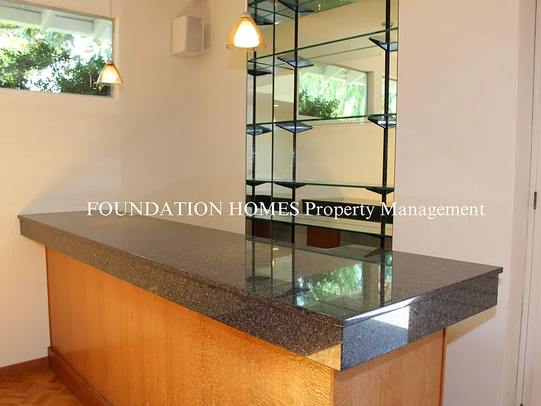 33 College Ct — Photo 21