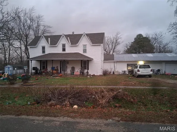 173 Oak St, Edgar Springs, MO 65462