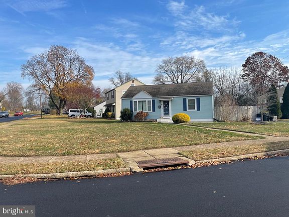 3rd image of 1901 Carton Rd