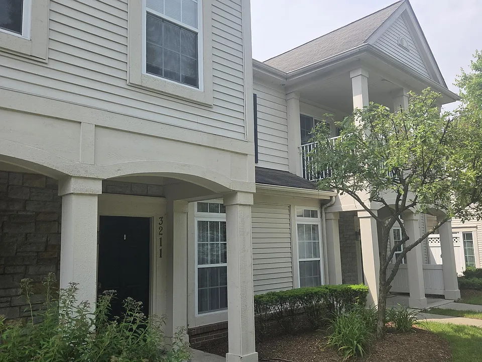 3211 Addington Dr