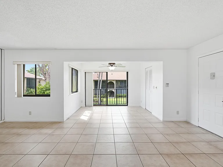 518 Shady Pine Way #B2 — Photo 3