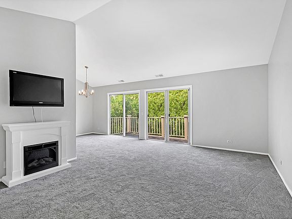 2nd image of 166 Stirling Ln Unit V2