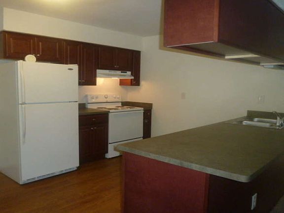 4th image of 9633 19th Bay St
