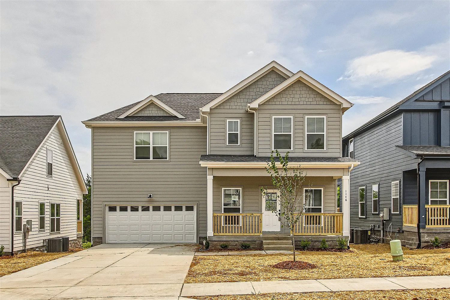 4 bed, 2.5 bath, 1834 sqft, $2,500 — Photo 1