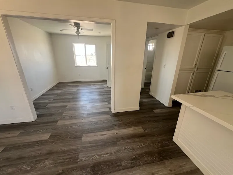 9725 N Loop Blvd — Photo 2