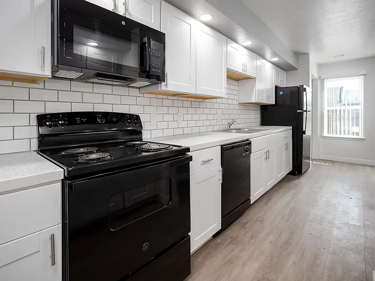 Aspen Place Apartments - June Rent FREE: Move-In by 6/15! — Photo 16