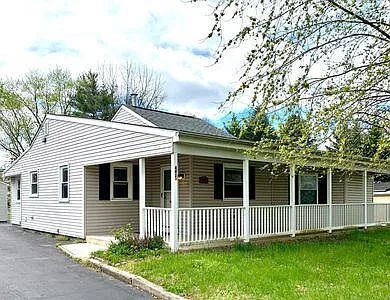 475 Hillview Rd — Photo 1