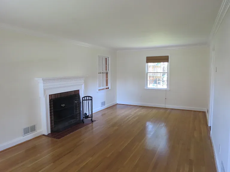9603 Evergreen St — Photo 6