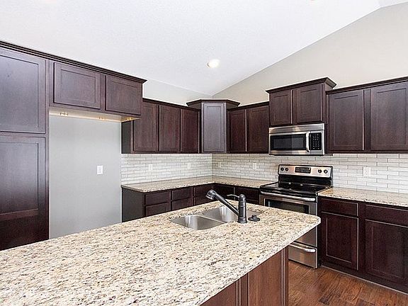 2nd image of 303 Sycamore Dr NW