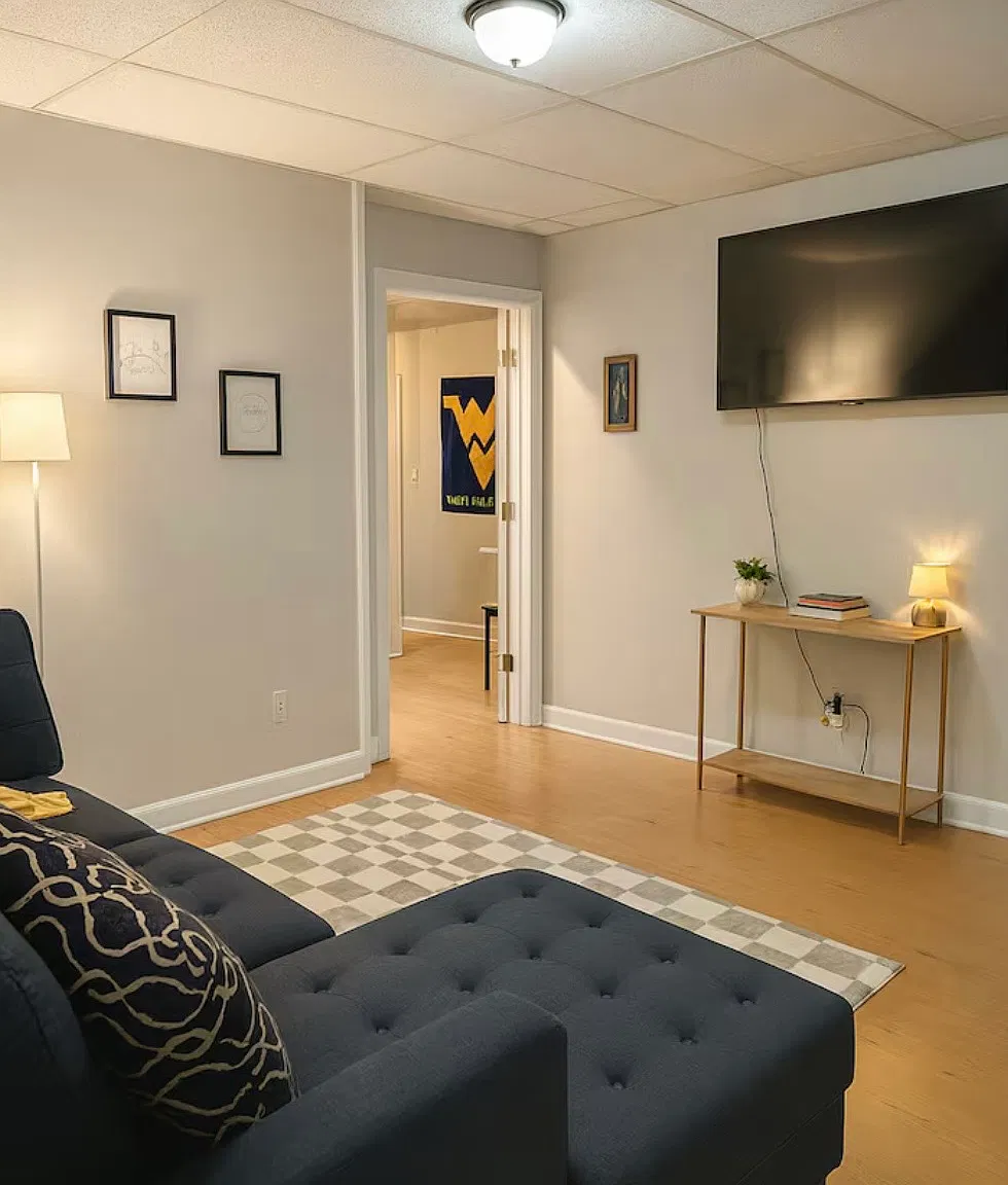 3 bed, $2,000 — Photo 2