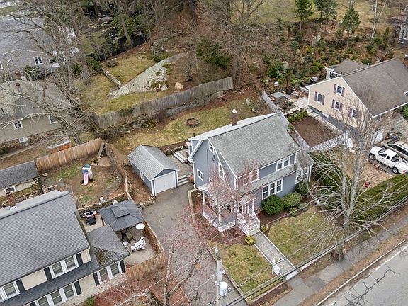 2nd image of 836 Lynnfield St