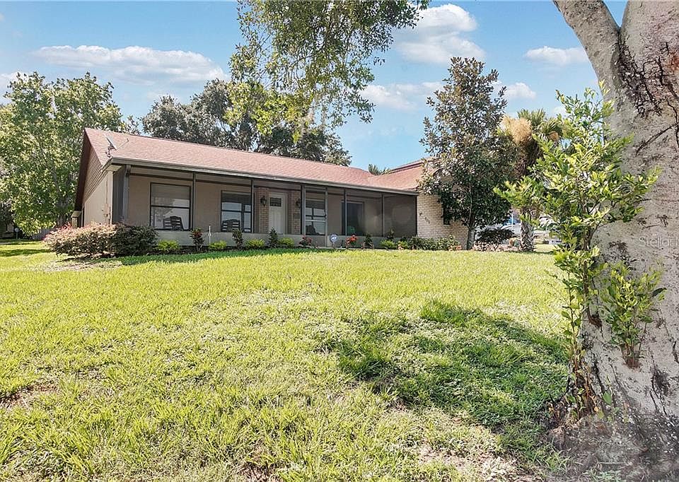 1st image of 805 N Lake Minneola Dr