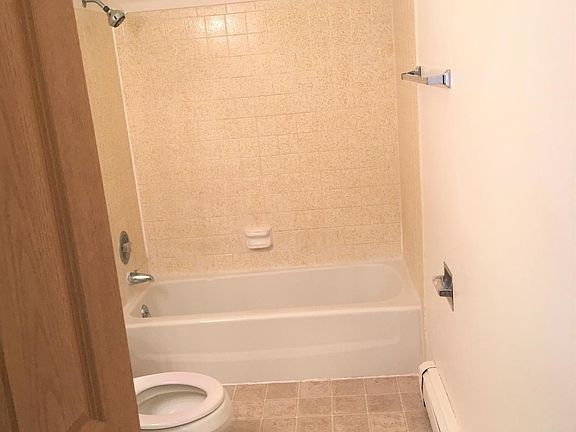 4th image of 5002 Farwell St #7