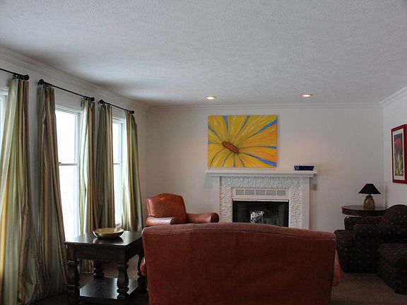 2nd image of 501 Lena Dr