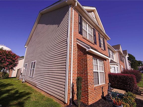 2nd image of 134 Heritage Creek Way