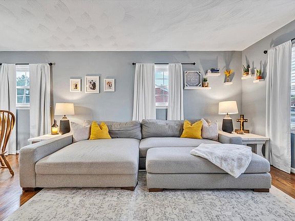 3rd image of 5907 Darby Rd