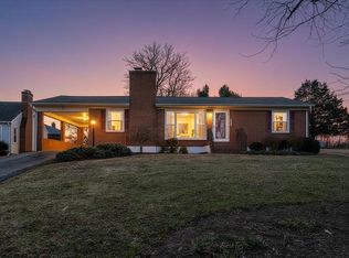 3808 Cove Rd NW, Roanoke, VA 24017