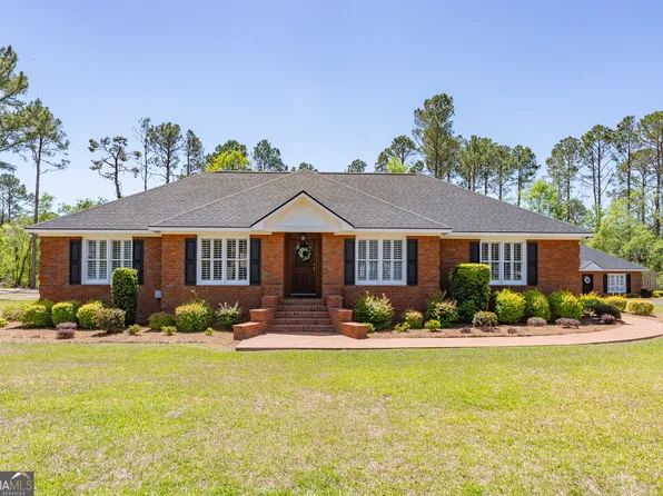 155 Greenwood Dr, Broxton, GA 31519