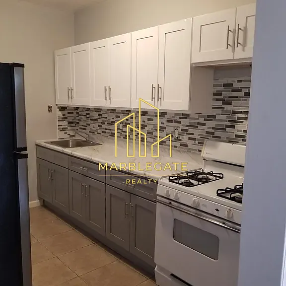 310-312 14th Ave #77 — Photo 3