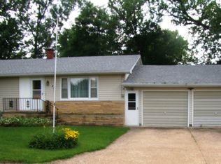 415 South St, Sumner, IA 50674