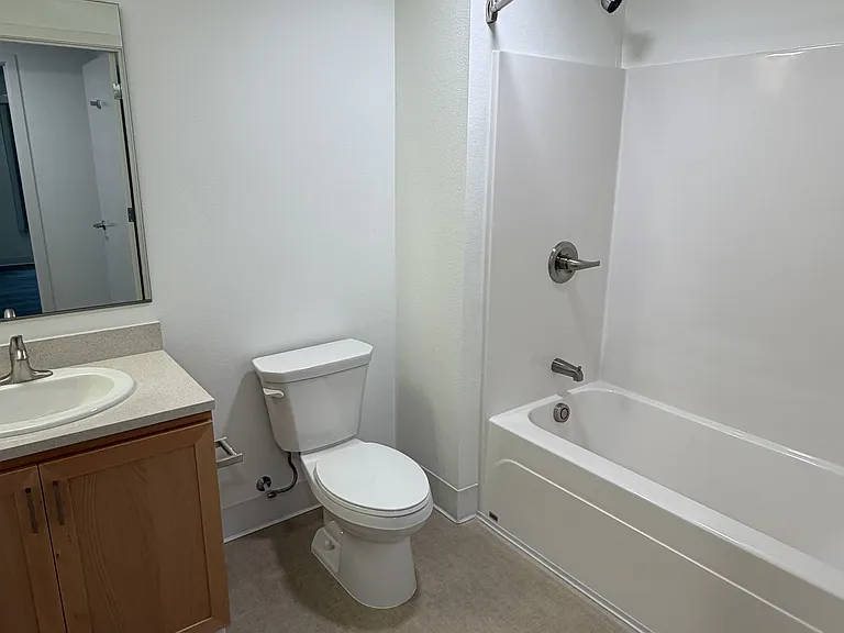 Dolores Apartments — Photo 10