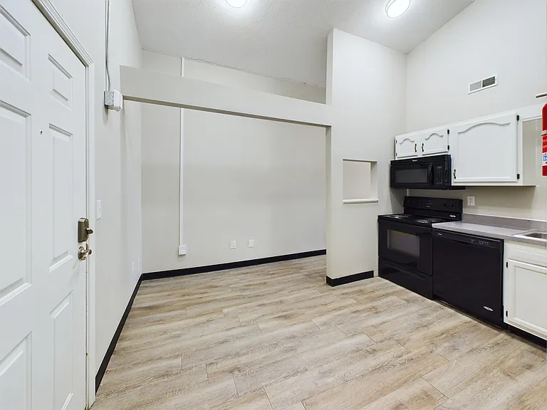 Kensington Apartments — Photo 6