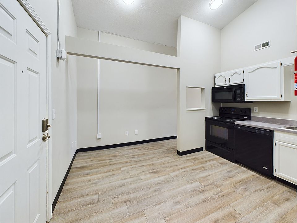 1st image of 518 N Dill St APT 100