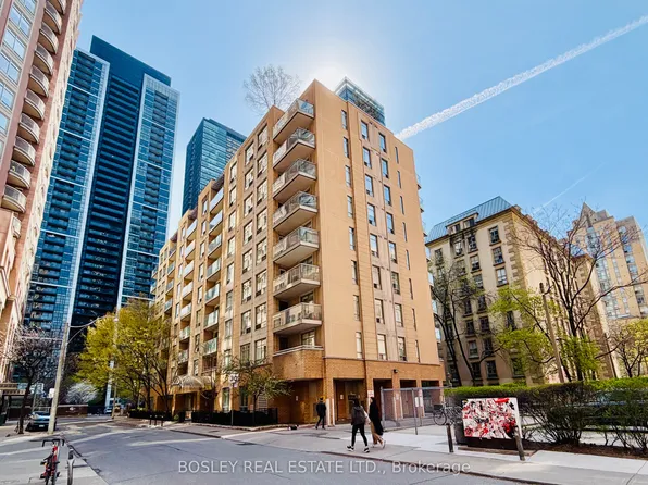 99 Hayden St #806, Toronto, ON M4Y 3B4