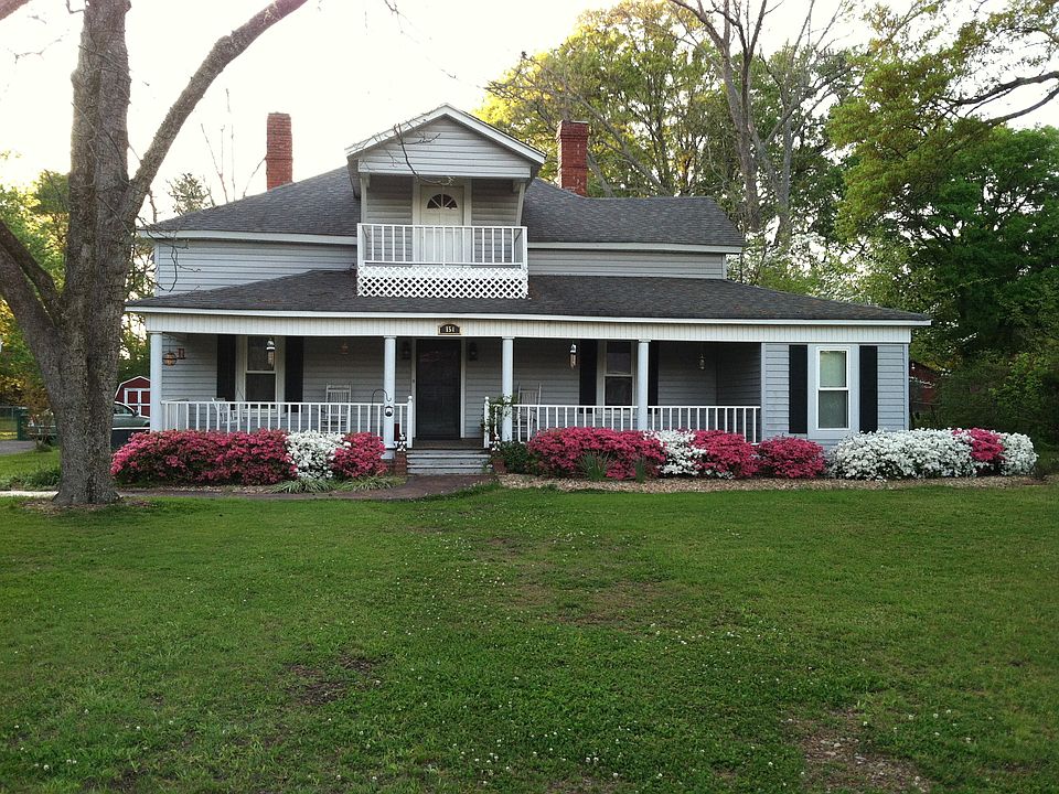 2nd image of 154 Maple St