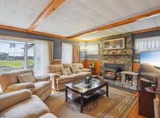 9 Clifford Rd, Wanaque, NJ 07465