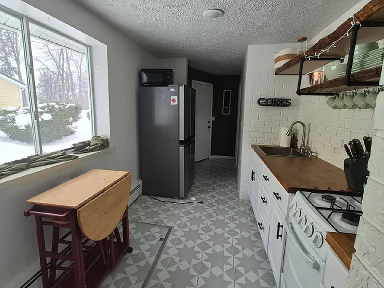 1208 Emmet St — Photo 7