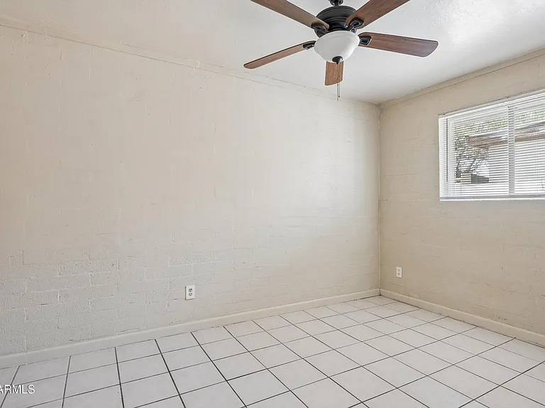 2133 W Adams St #2 — Photo 18