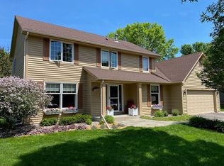 19280 McKinley Ct, Shorewood, MN 55331