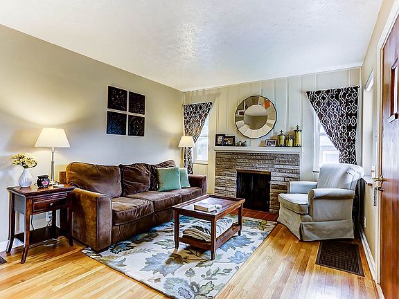 5th image of 8555 Wexford Ave