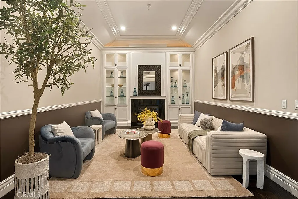 6 bed, 6900 sqft, $24,950 — Photo 4