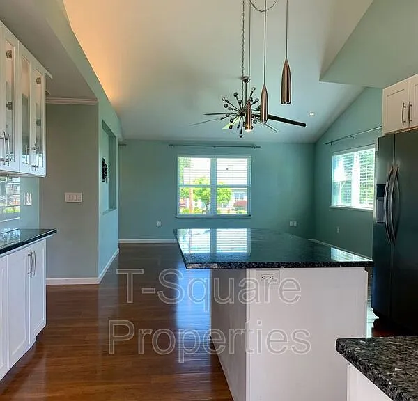 1916 60th St SE — Photo 9