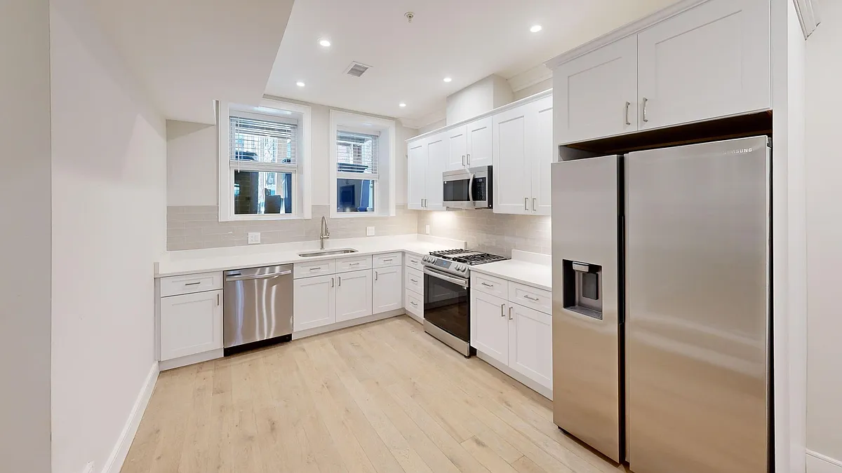 Building Photo - 161 Allston St #1