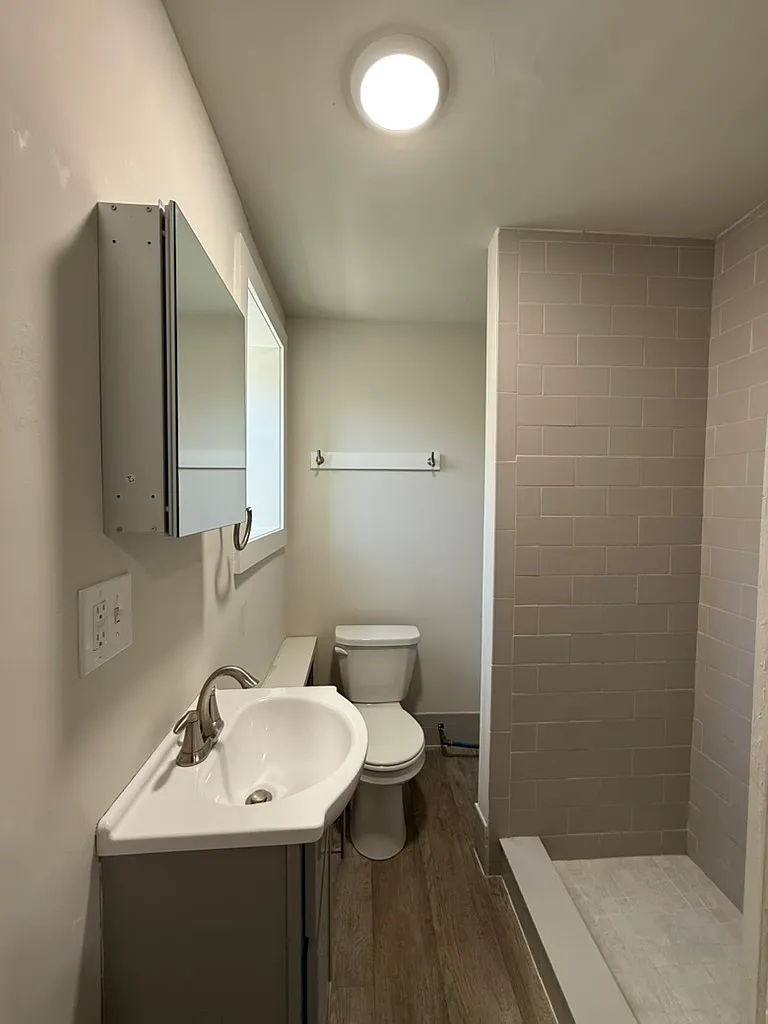 3 bed, $2,300 — Photo 4