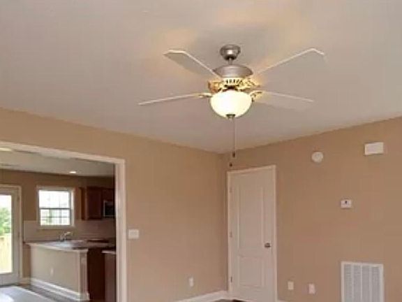 2nd image of 689 Estrella Dr