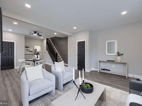 5th image of 662 Walnut St