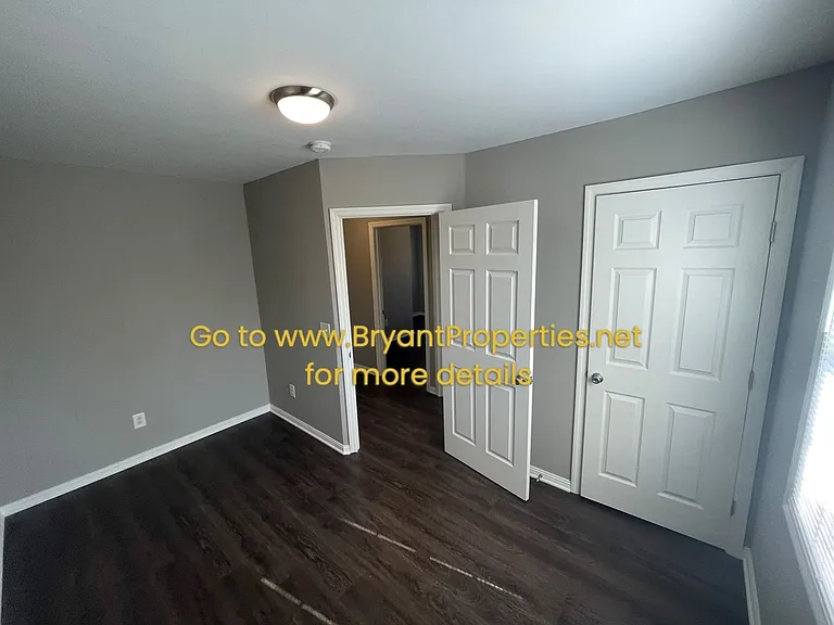 912 Bryan St — Photo 13