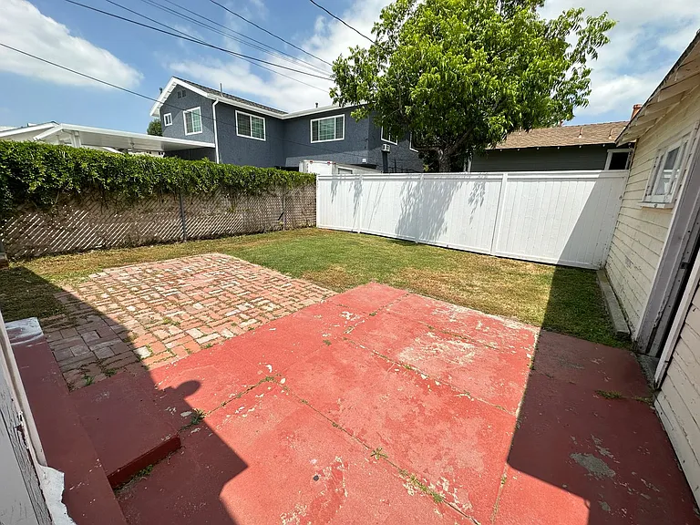 535 N Olive St — Photo 33